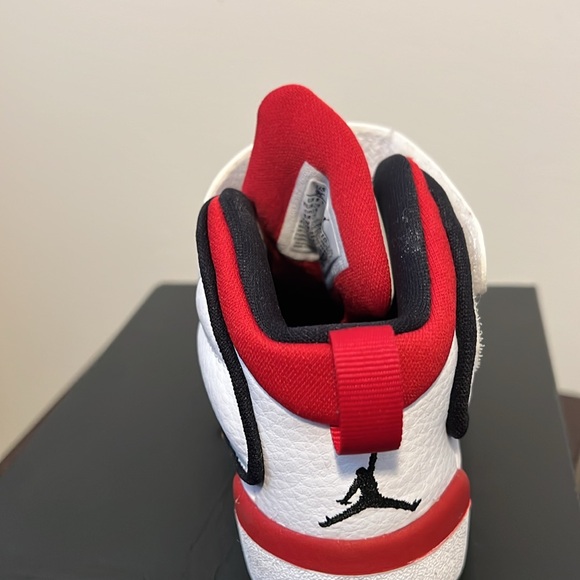 Kids Jordan tennis shoes - Picture 5 of 7